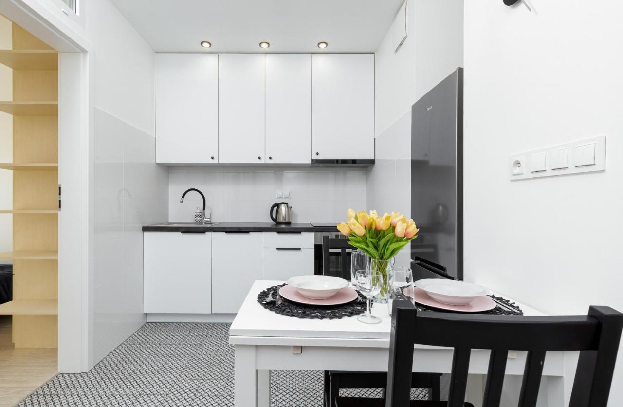 Metro Bielany Apartments By Noclegi Renters Варшава Екстер'єр фото