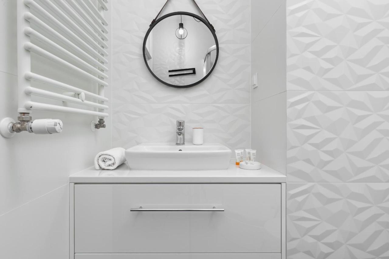 Metro Bielany Apartments By Noclegi Renters Варшава Екстер'єр фото
